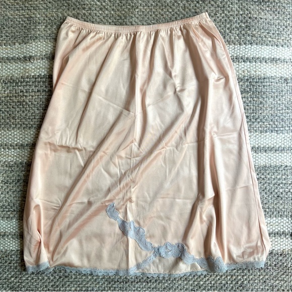Vintage Pink Lace Trim Slip Skirt - Picture 2 of 5